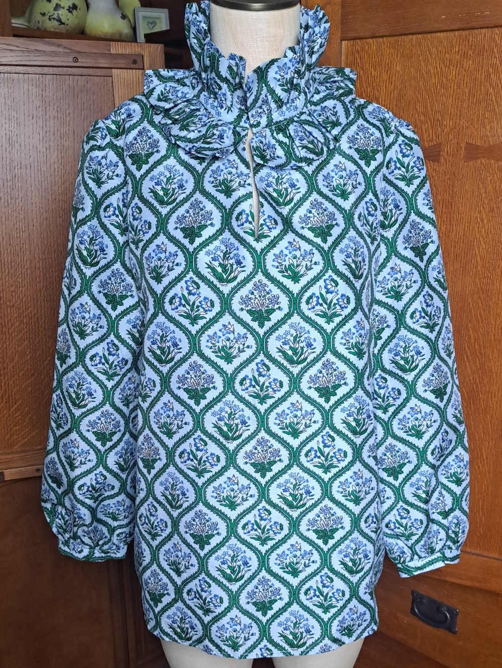 NWOT Tuckernuck Hyacinth Medallion Bouvier Blouse – Size M